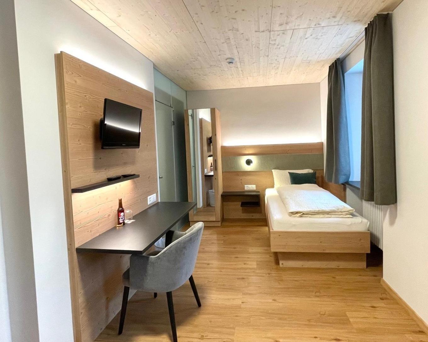 Boutique Und Bier Hotel Des Alpes Fiesch Exterior foto