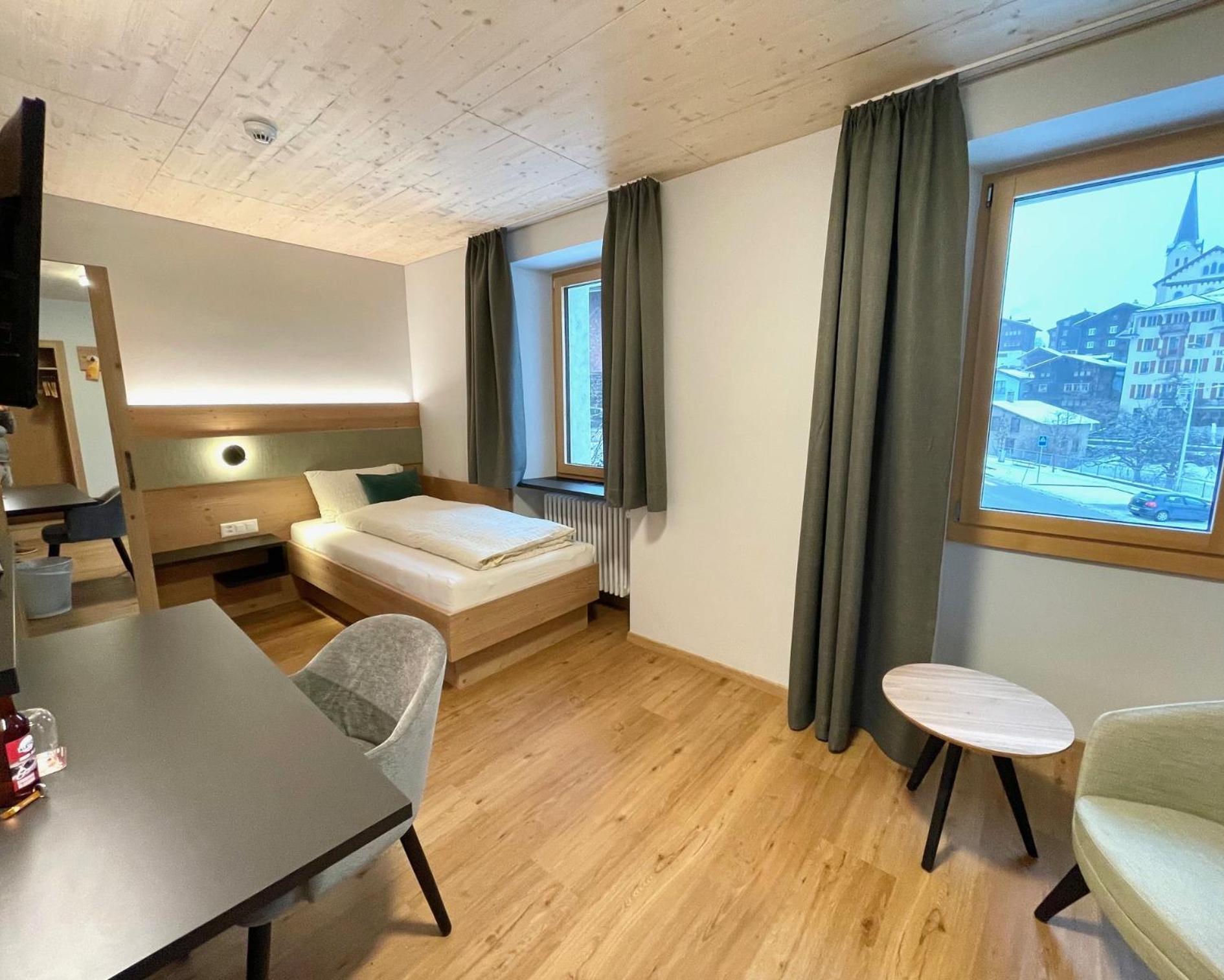 Boutique Und Bier Hotel Des Alpes Fiesch Exterior foto